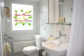 Hotel Paradis-Leukerbad-Therme - Salle de bain