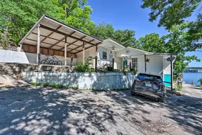 Dock & Boat Slip! Waterfront Lake Ozark Home - Innvendig