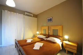 Manias Apartments - Chambre