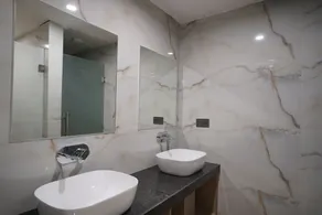 Hotel Krishna Inn - Bathroom