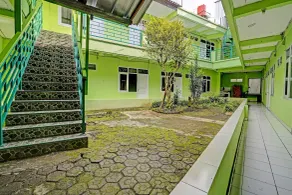 SPOT ON 91325 Pondok Hijau Guest House Syariah - Reception