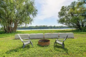 Spacious Home w/ Deck & Mississippi River Views - Interiør