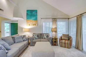 1 Mi to Beach: Sea Colony Condo w/ Balcony! - Intérieur