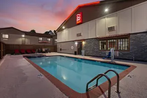 Red Roof Inn PLUS+ Huntsville - Piscine