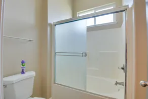 Remodeled Livingston Home w/ Private Backyard! - Badeværelse