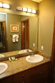 Eagle Run # 204 -Luxury Ski-In Ski-Out / Slope-Side; 3 sovrum - Badrum