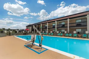 Quality Inn Madison - Huntsville - Piscine