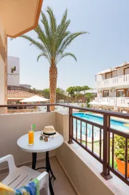 Galini Apartments - Vue de la chambre