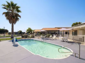 Super 8 by Wyndham Dunnigan - Pool