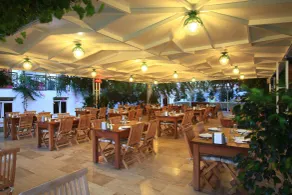 Catamaran Hotel - Restaurant