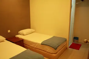 36 First Island - Room