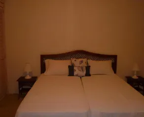 Bonanza Apartments - Room