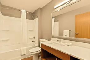 LivAway Suites Syracuse - Baño