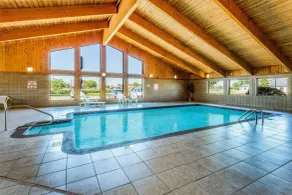 AmericInn by Wyndham Blue Earth - Piscina