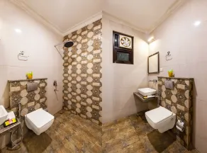 OnlyStay Aspire Inn Sector 44 Noida - Bagno