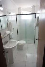Láparos Hotel - Bathroom
