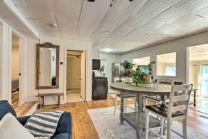 Dock & Boat Slip! Waterfront Lake Ozark Home - Innvendig