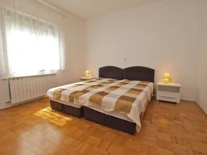 Apartment 21 - Room