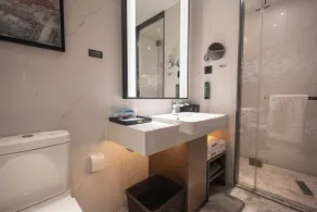Hampton by Hilton Beijing South Railway Station - Baño