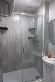 Cozy Studio Rental with Private Facilities in Greater London - Badeværelse