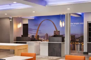 La Quinta Inn & Suites by Wyndham St Louis Route 66 - Réception