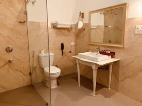 The Elgin Fairlawn, Kolkata - Bathroom