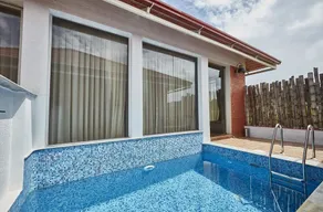 Sixth Element - Piscina