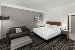 La Quinta Inn & Suites by Wyndham Houston Bush IAH South - Chambre