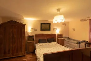 Villa con barbacoa, jardín y piscina | Vistas a la piscina - Habitación