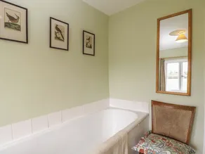 Chalkpit Cottage - Bathroom