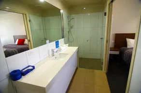 Jane Eliza Motor Inn - Bathroom