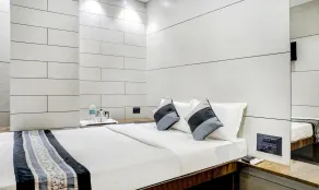 Hotel Rooms Dadar near Station - Room