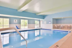 Holiday Inn Express & Suites Salem by IHG - Pool
