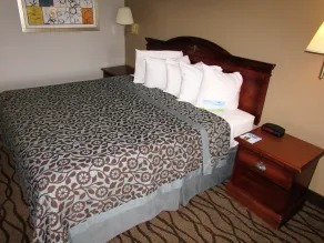 Days Inn & Suites by Wyndham Fort Valley - Camera