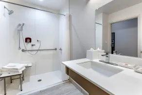 Comfort Suites Scottsdale Talking Stick Entertainment District - Salle de bain