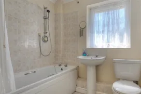 4 Riverside Cottages - Bathroom