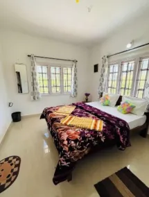 Crown Crest Home Stay  - Chambre
