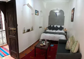 Dar Asdika - Camera