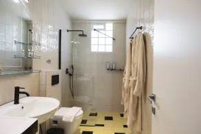 MGM Suites - Bad