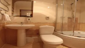 40 Let Pobedy Hotel - Badrum