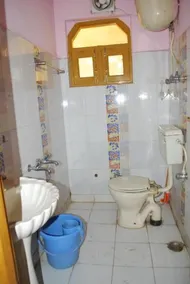 Hotel Gulistan - Bathroom