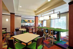 Fairfield Inn & Suites by Marriott Detroit Metro Airport Romulus - Restaurant