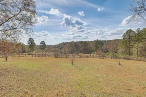 Pets Welcome! Spacious Boligee Home w/ Yard - Interior
