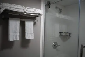 Super 8 by Wyndham Antioch/Nashville South East - Bathroom