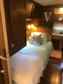 Hotel Off the Vine - Rum