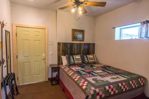 June Lake Motel - Room