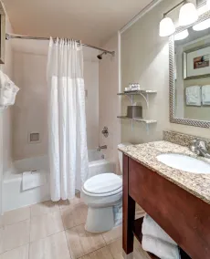 Blake Hotel New Orleans, BW Signature Collection - Bathroom