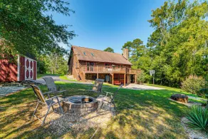 Hyco Lake Escape w/ Deck & Dock: Families Welcome! - Innenbereich