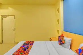 Via Log Inn - Ameerpet Metro Station, Ameerpet - Chambre