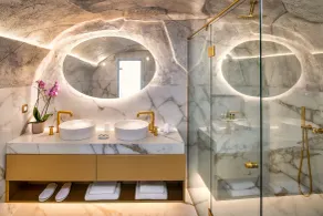 Aura Suites - Bathroom